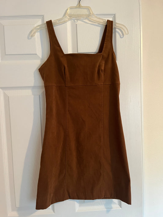 90s y2k Byer Too Brown Suede Mini Dress  Size 7, Fits Like a Small  This dress is soo cute!! Perfect for Summer!  Measurements: (I'm 5'5, 32C)  Armpit to Armpit: 31"  Waist: 27"  Hips: 28"  Length: 32"